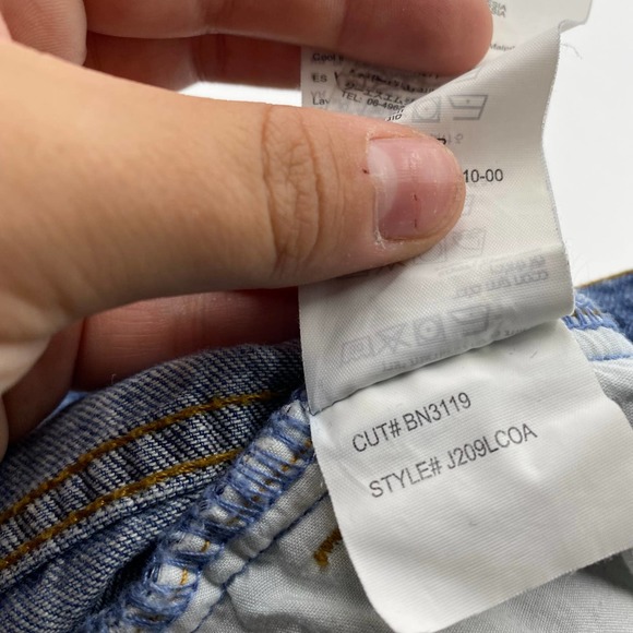 Billabong Coast Ryder Medium Wash Distressed Denim Jean Shorts Size 26 - Picture 11 of 12